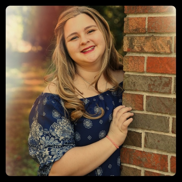 Lauren - Picture 1 of 1